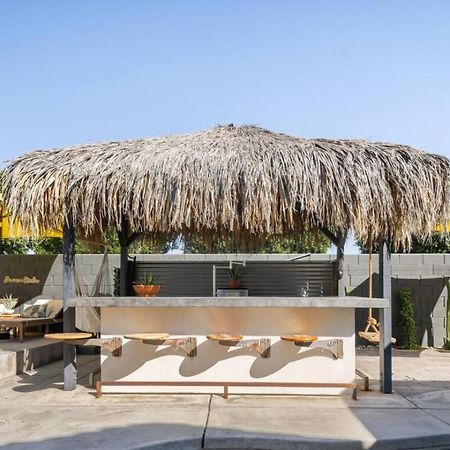 Lux Desert Paradise 1 mile to Empire Polo Club Indio Extérieur photo