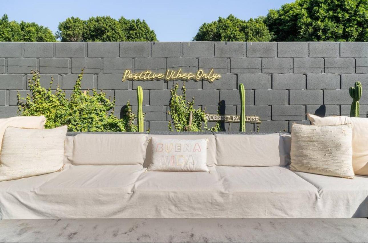 Lux Desert Paradise 1 mile to Empire Polo Club Indio Extérieur photo