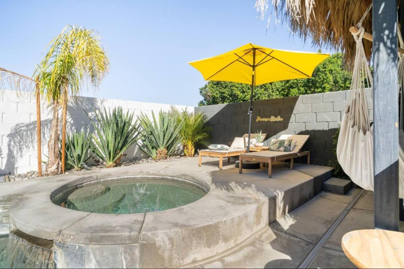 Lux Desert Paradise 1 mile to Empire Polo Club Indio Extérieur photo