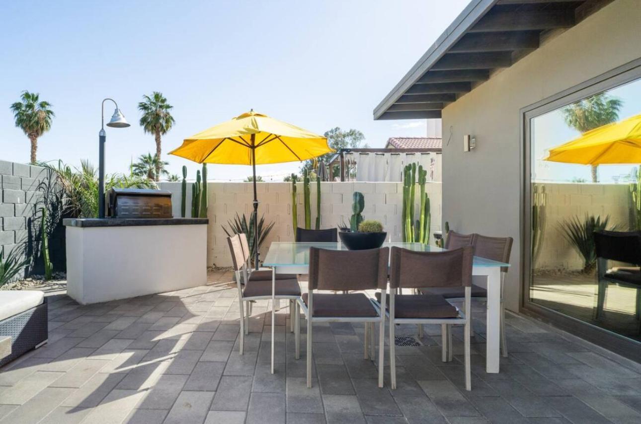 Lux Desert Paradise 1 mile to Empire Polo Club Indio Extérieur photo